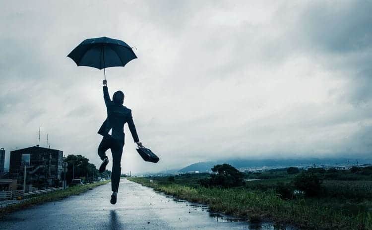 雨の日こそ快適に過ごす！ビジネスマンの雨対策グッズ５選