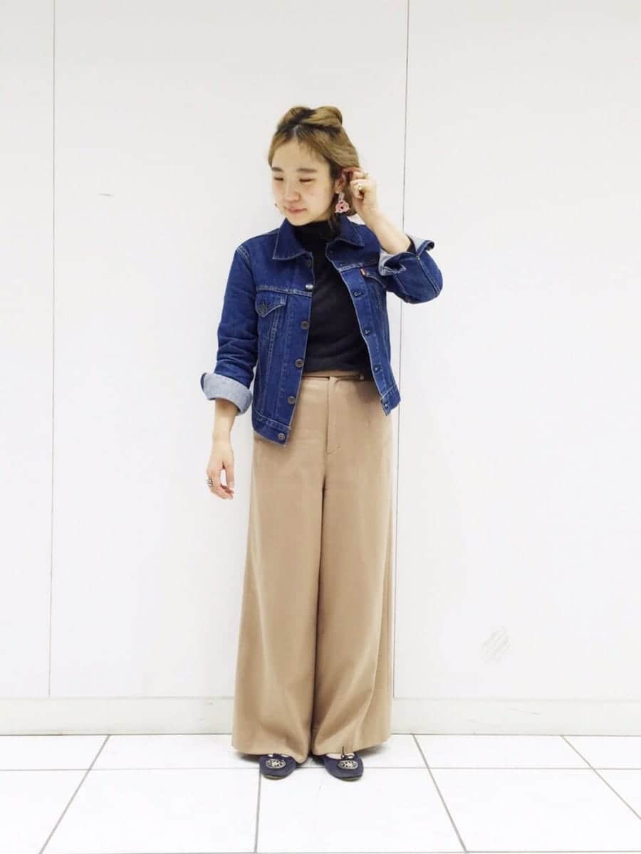 歩きやすくて楽チン♪人気のフラットシューズをブランド別に紹介! 歩きやすくて楽チン♪人気のフラットシューズをブランド別に紹介!