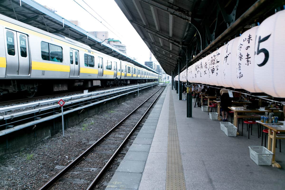 JR両国駅3番ホームで餃子が食べられる! 謎のイベント『ギョーザステーション』ってナニ? JR両国駅3番ホームで餃子が食べられる! 謎のイベント『ギョーザステーション』ってナニ?