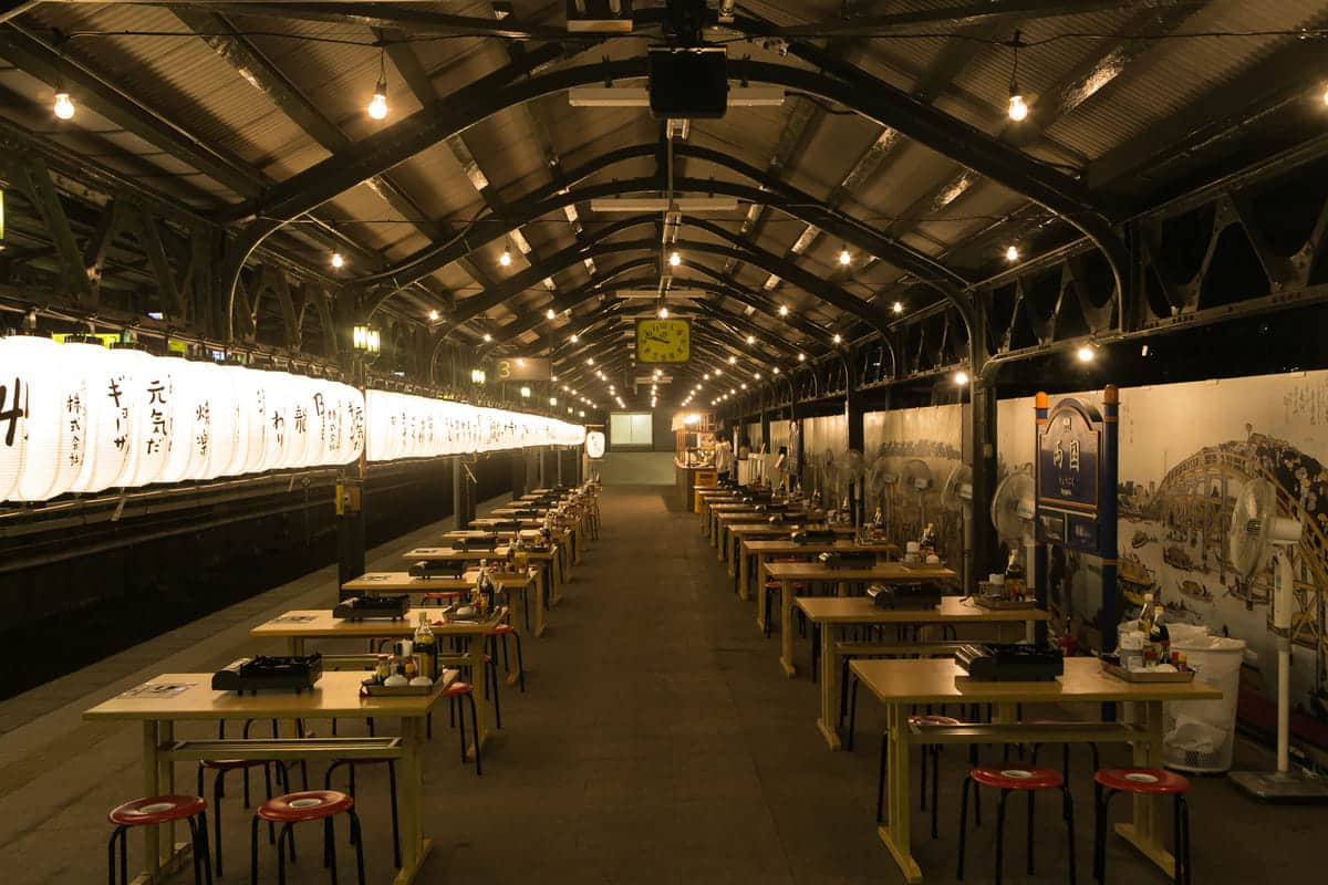 JR両国駅3番ホームで餃子が食べられる! 謎のイベント『ギョーザステーション』ってナニ? JR両国駅3番ホームで餃子が食べられる! 謎のイベント『ギョーザステーション』ってナニ?