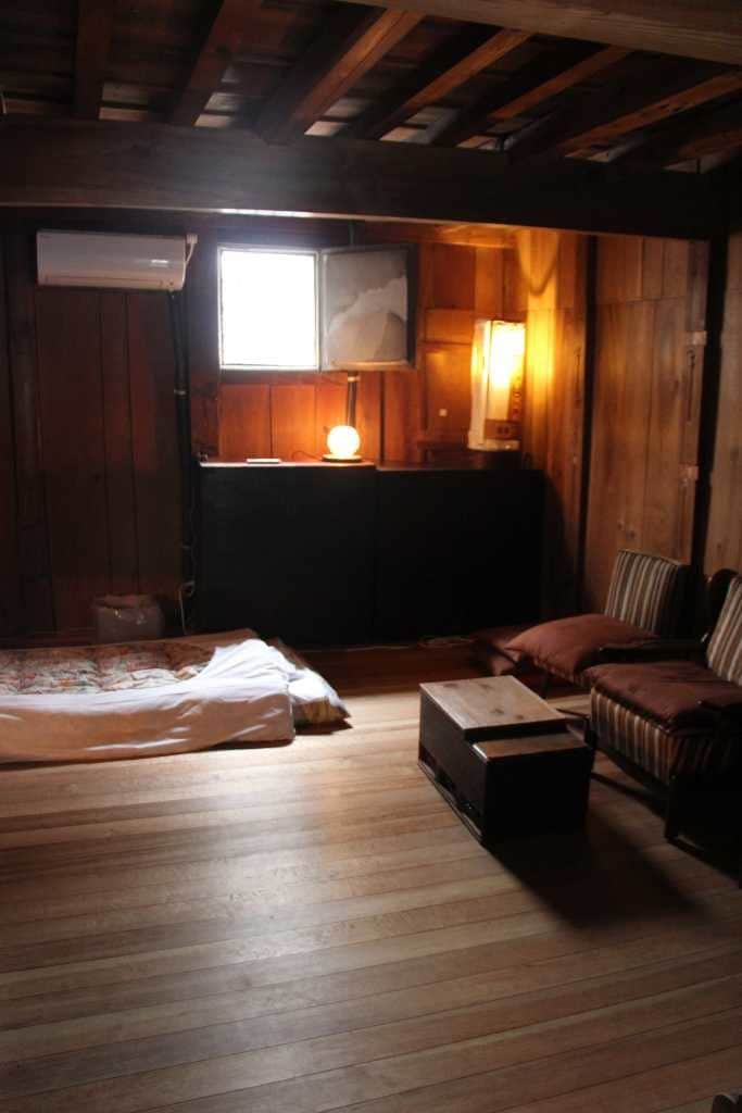 ダナーで行く古都の街歩き 絶品のパン、指定文化財の宿との出会い ~奈良県・ならまち地区~ ダナーで行く古都の街歩き 絶品のパン、指定文化財の宿との出会い ~奈良県・ならまち地区~