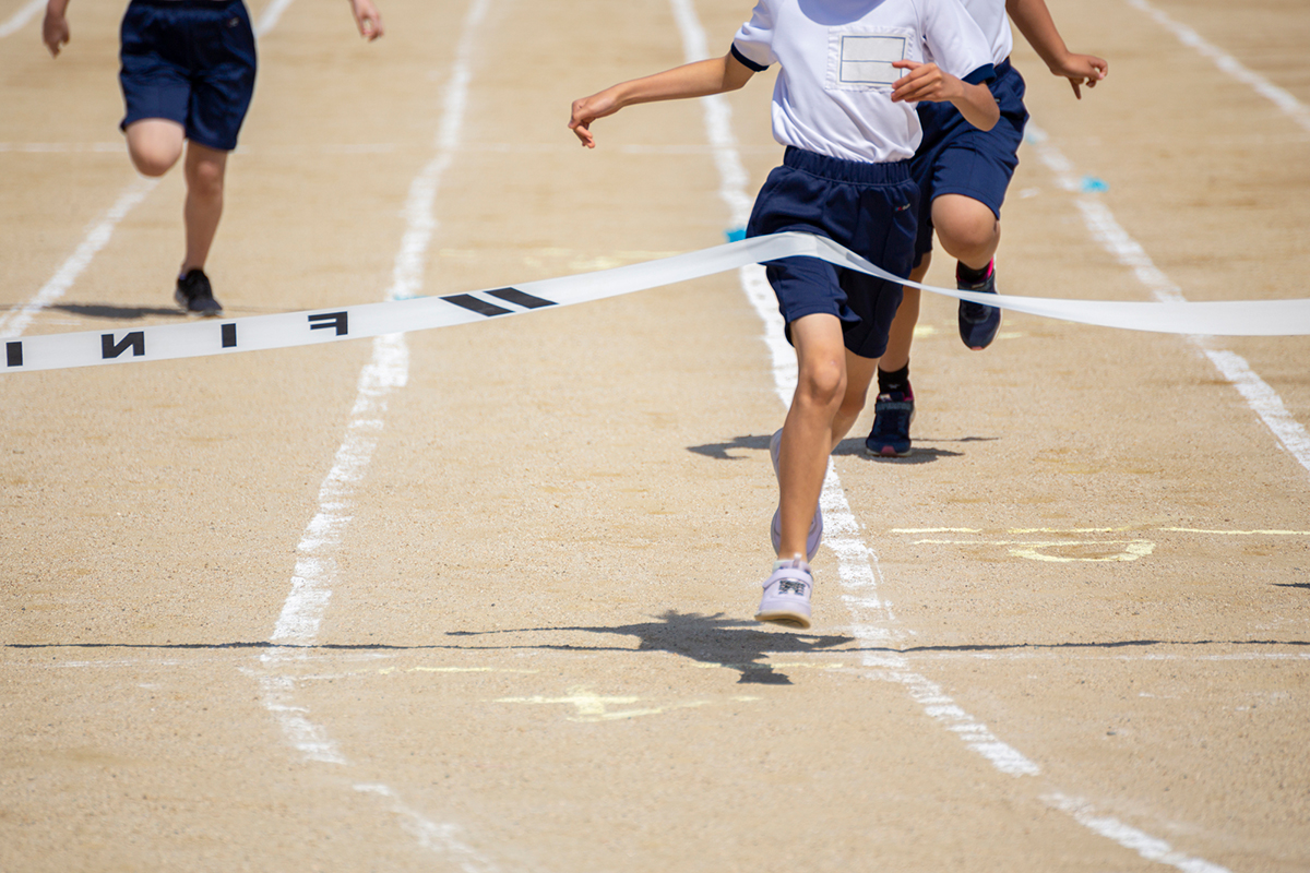 子どもが速く走れる靴の選び方！運動会にもオススメのキッズシューズ10選