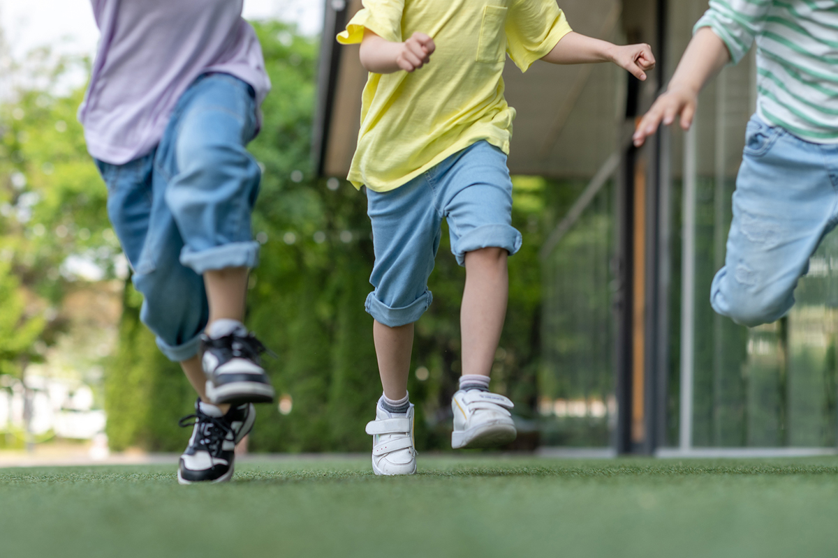 子どもが速く走れる靴の選び方！運動会にもオススメのキッズシューズ10選