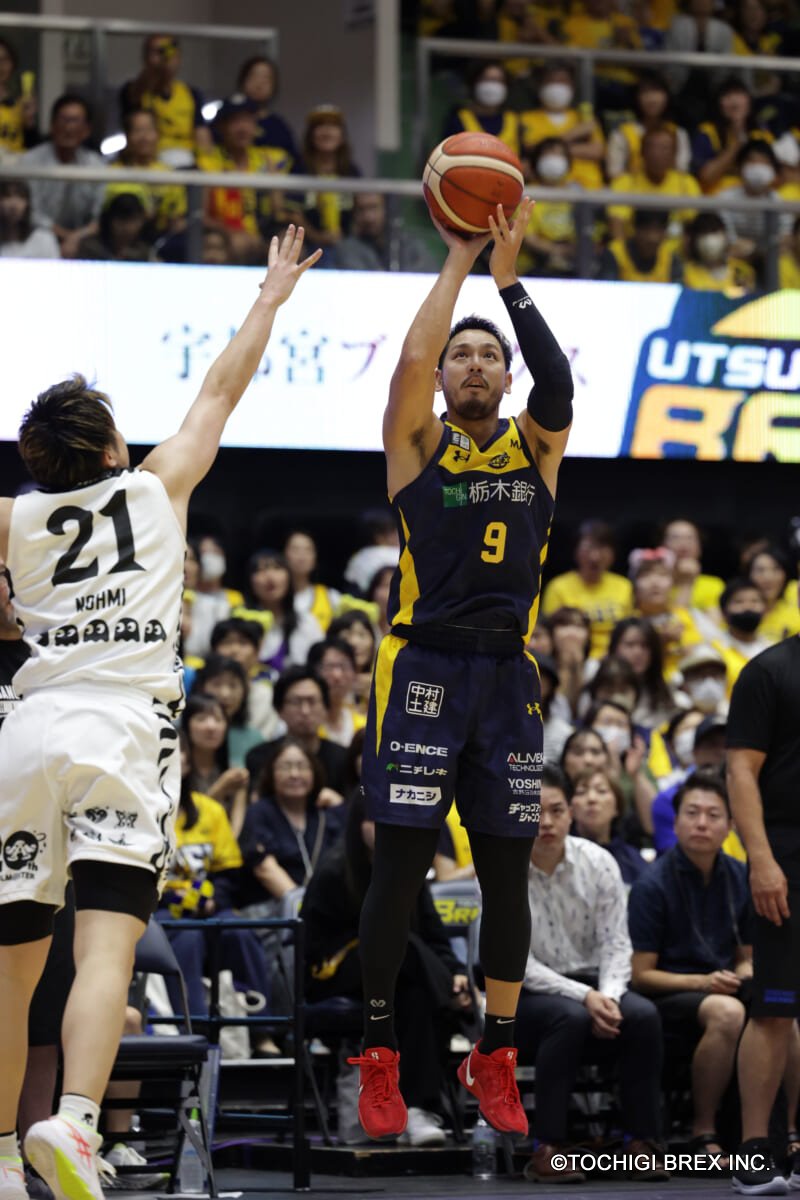 「スニーカー選びは、奥さんの意見を尊重する」 宇都宮ブレックス アイザック・フォトゥ選手＜Bリーグ×ファッションの密な関係Vol.52＞