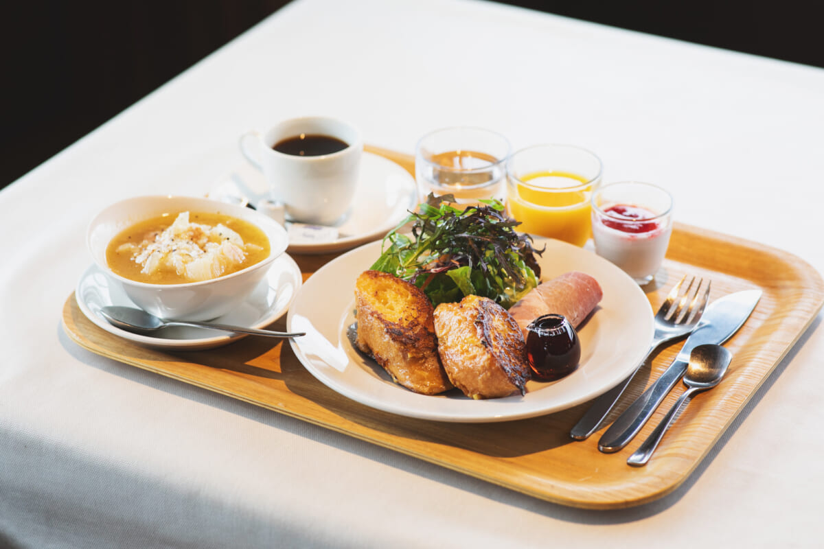 変わらないレストランの朝食メニュー。そして、変わるキャリア・年齢の楽しみ方【城町アネックス・新海康介】