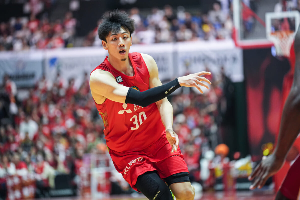 バスケ選手が取り合う“最強の悪魔の実”は？ 名古屋ダイヤモンドドルフィンズ齋藤拓実選手×ONE PIECE【Bリーガーと漫画VOL.16】