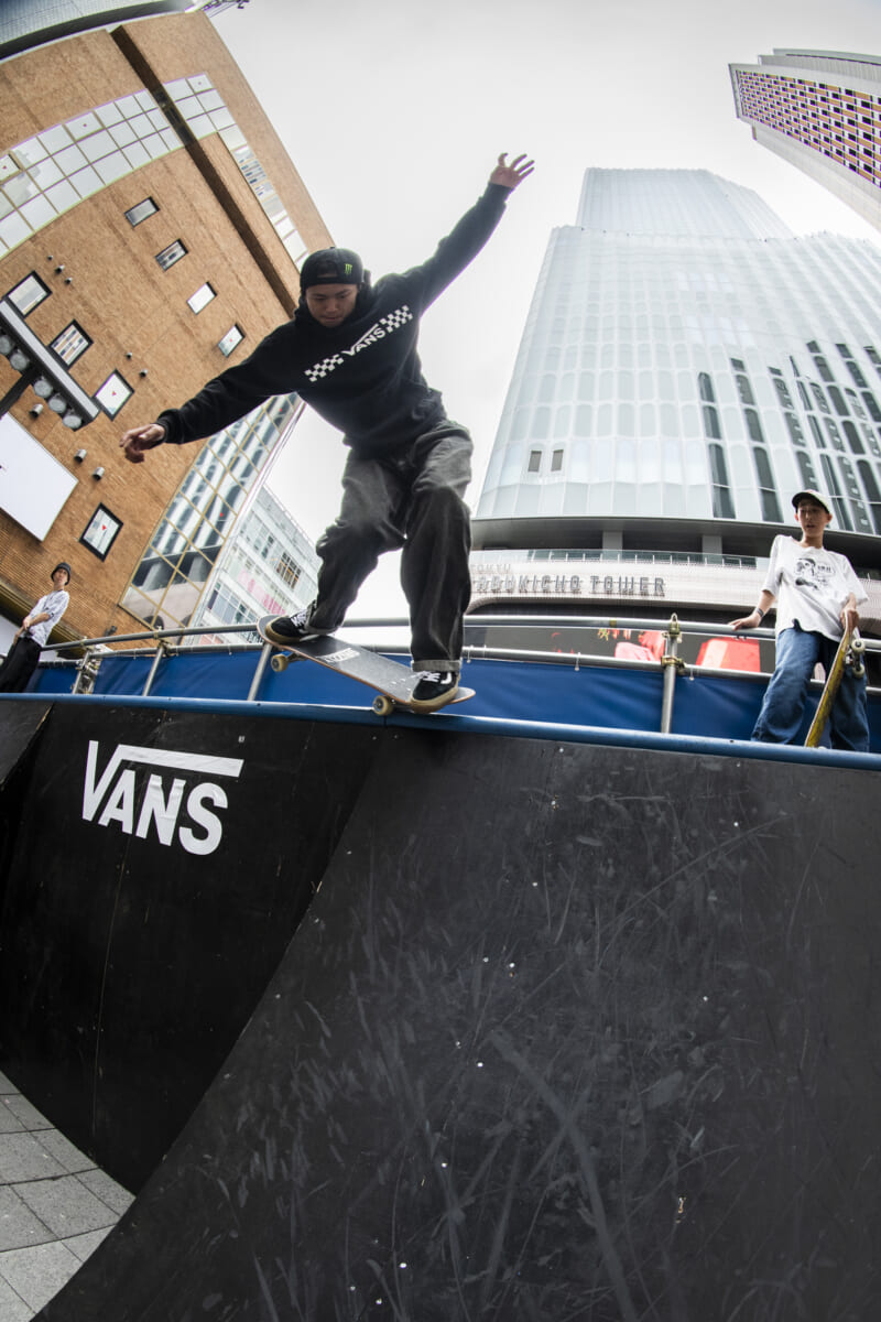 歌舞伎町で、音楽とスケートにひたる3DAYS。VANS『オールドスクール』の新たな魅力を堪能できるイベントへ
