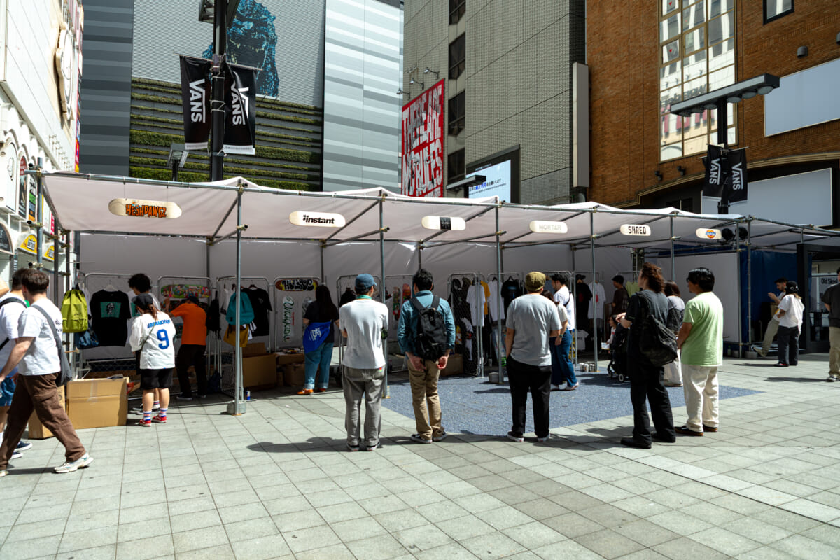 歌舞伎町で、音楽とスケートにひたる3DAYS。VANS『オールドスクール』の新たな魅力を堪能できるイベントへ