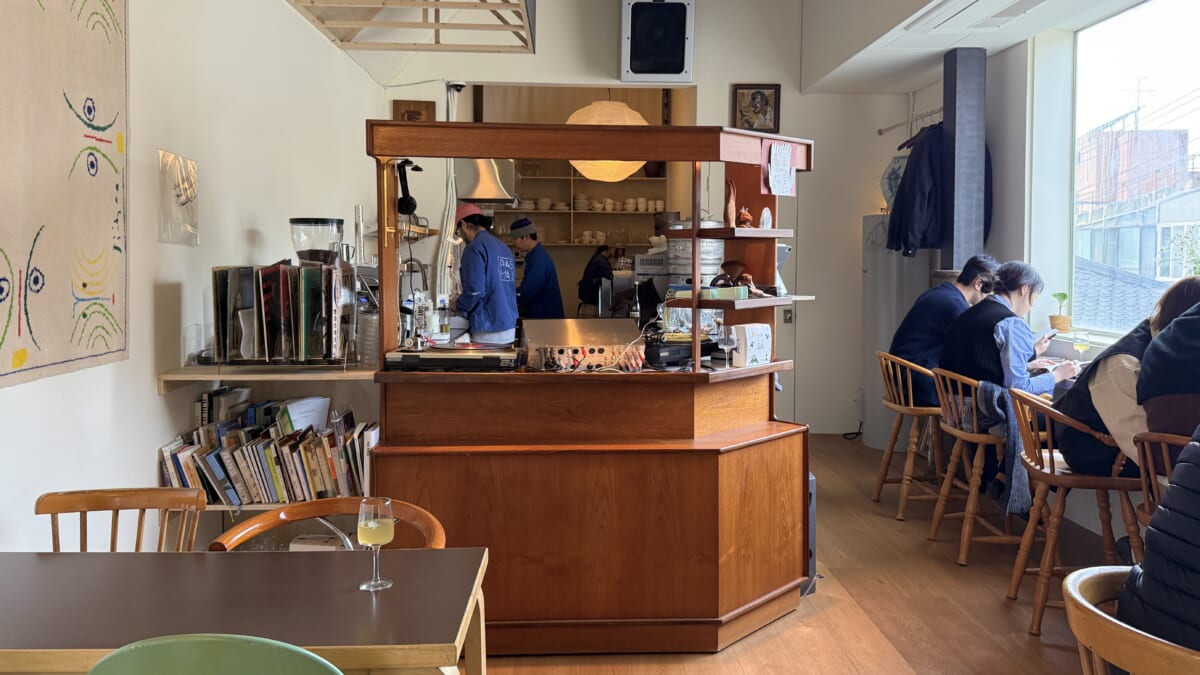 【東山サリー KOREA SENSE】初夏のソウルを旅するなら、スニーカーでカフェ巡り