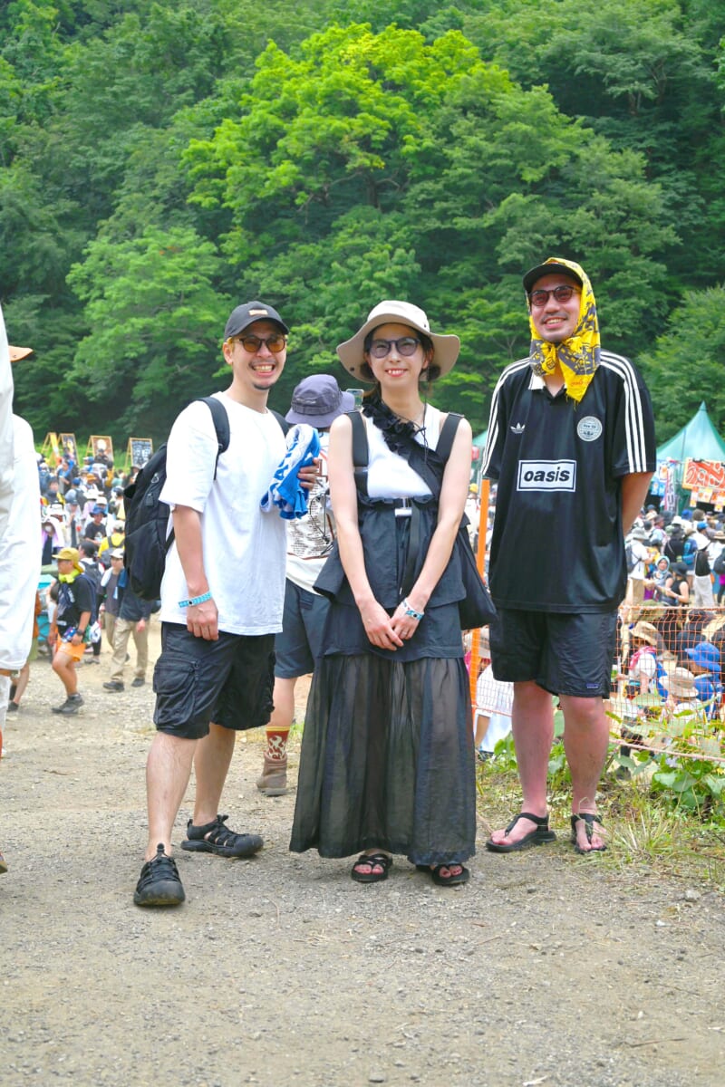 【フジロック2025足元スナップ】「機能性」も「おしゃれ」も妥協なし! 今年の“正解シューズ”を21組に聞いてみた 【フジロック2025足元スナップ】「機能性」も「おしゃれ」も妥協なし! 今年の“正解シューズ”を21組に聞いてみた