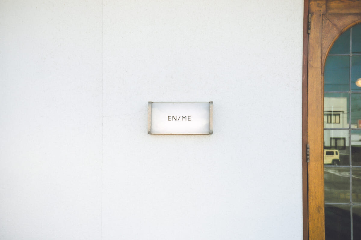 “仕事の私”から“鍛える私”へ、黒のアシックスで切り替わる【EN/ME 鶴岡】