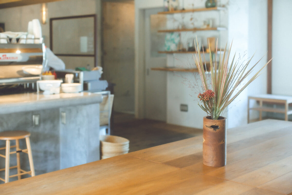 “仕事の私”から“鍛える私”へ、黒のアシックスで切り替わる【EN/ME 鶴岡】