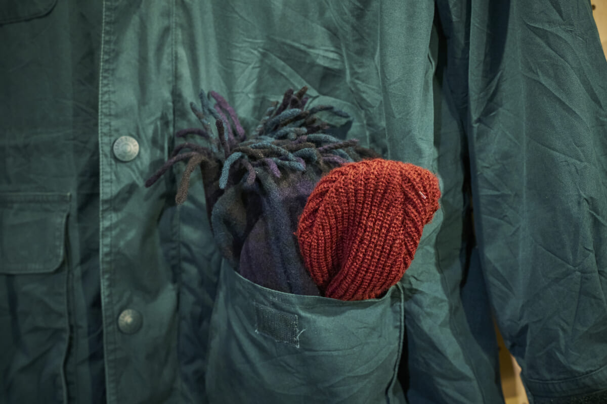 超定番モデルも“普通”で終わらせない。ネイビーブレザーストア・小林英樹さんが作るホリデースタイル