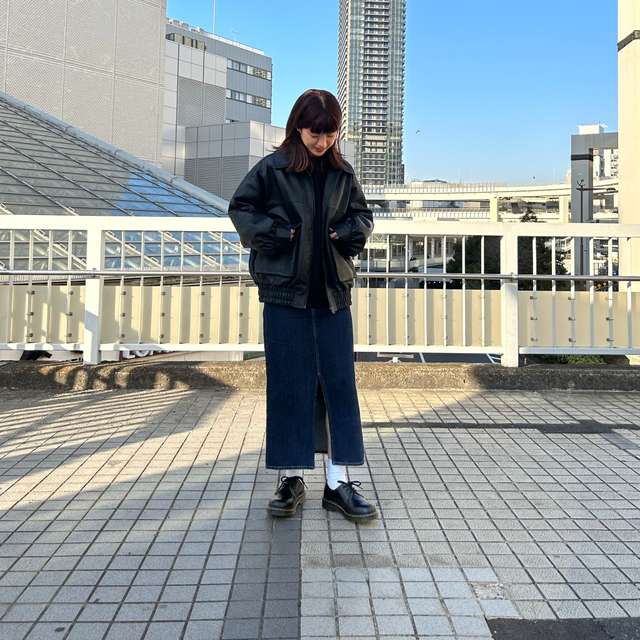 【レディース】コートやジャケットに合わせる「スニーカー」コーデ特集