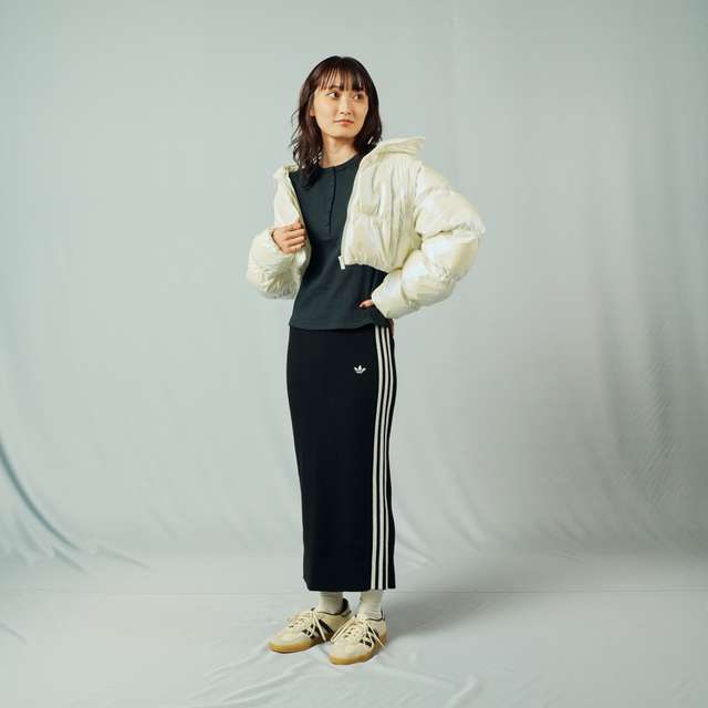 【レディース】コートやジャケットに合わせる「スニーカー」コーデ特集