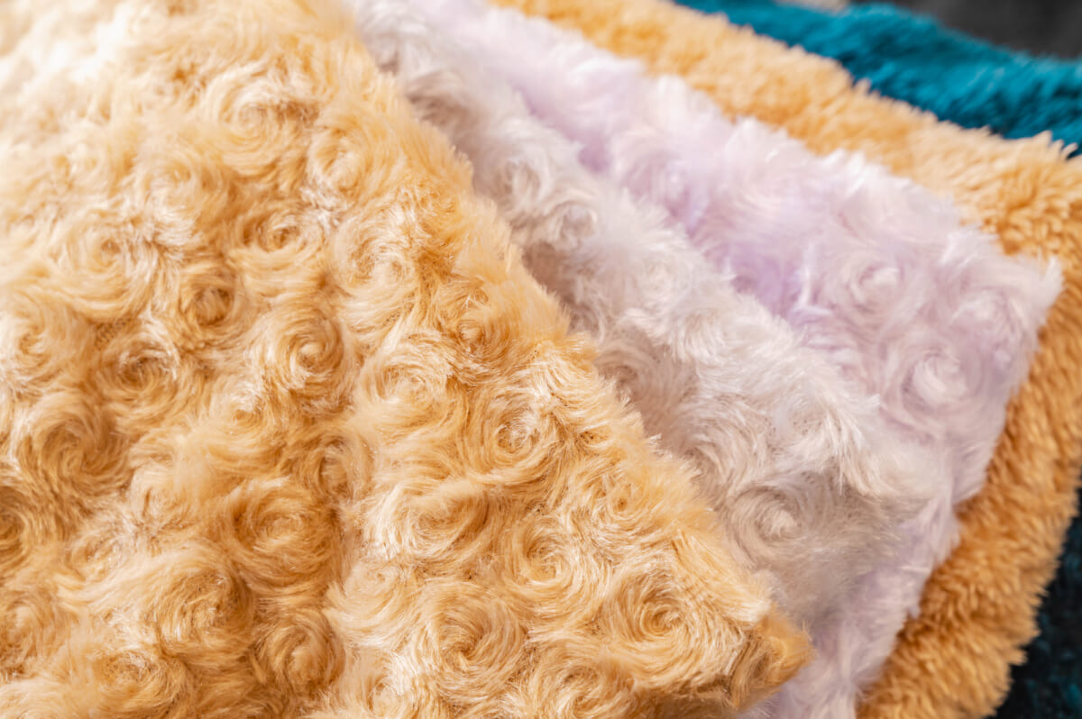 足元から旬に！トレンドの「ファー素材」シューズ！ オススメ12選