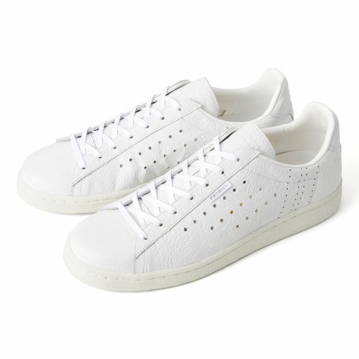 タイツ×靴下の重ね履きで普段とは違う印象に。寒い季節に楽しめるオシャレな履きこなし術