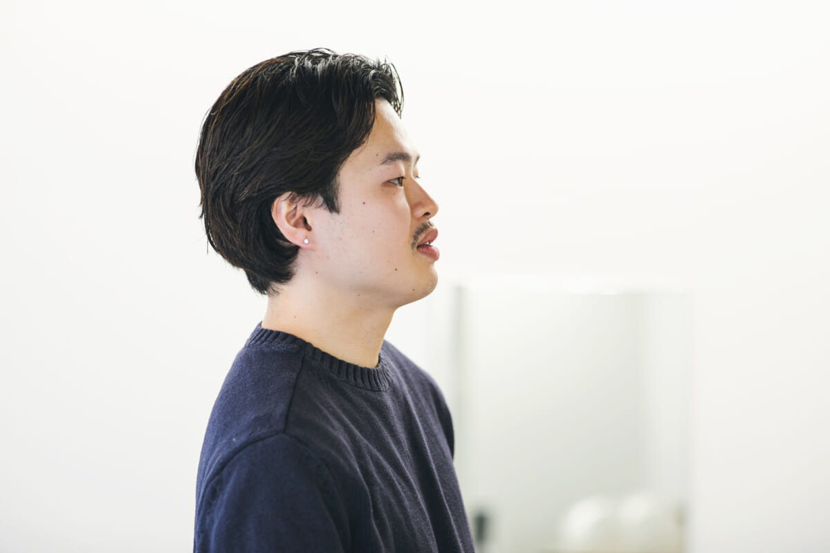 小学生から決めていた美容師の仕事。PARK中津店・河野悠利の足元にあったVANS 小学生から決めていた美容師の仕事。PARK中津店・河野悠利の足元にあったVANS