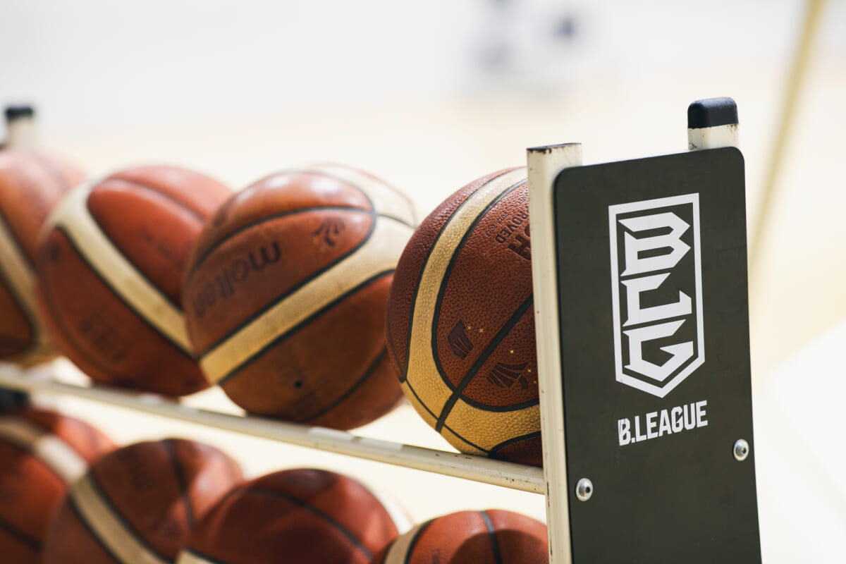 「相手にタイムアウトを取らせる3点が好き」ライジングゼファーフクオカ・狩野祐介が選んだ黒白ダンク『僕をつくった、あの1足。』 「相手にタイムアウトを取らせる3点が好き」ライジングゼファーフクオカ・狩野祐介が選んだ黒白ダンク『僕をつくった、あの1足。』