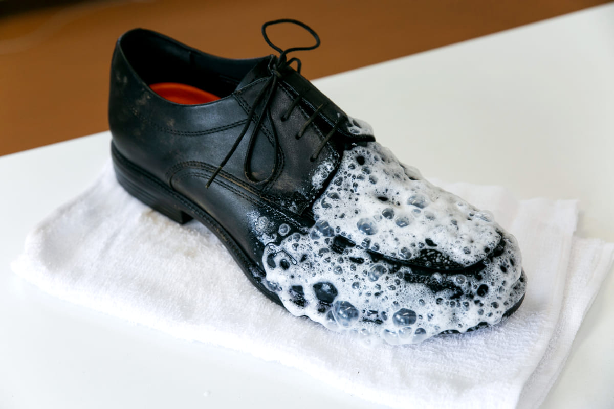 【2026年最新】メンズ「レザーシューズ」トレンド完全ガイド|大人の足元スタイルを解説 【2026年最新】メンズ「レザーシューズ」トレンド完全ガイド|大人の足元スタイルを解説