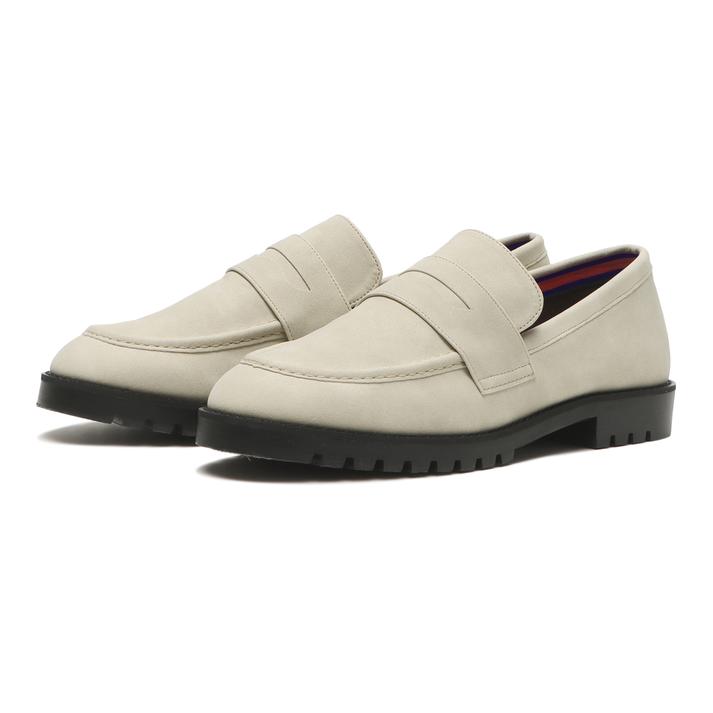 骨格ストレートの人に似合う靴は？ 「シンプル」が選び方のコツ