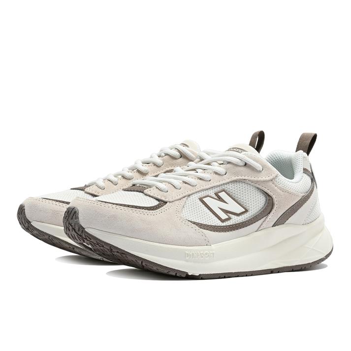 骨格ナチュラルの人に似合う靴は？ ボリューム感とカジュアルさがコーデを決める秘訣！