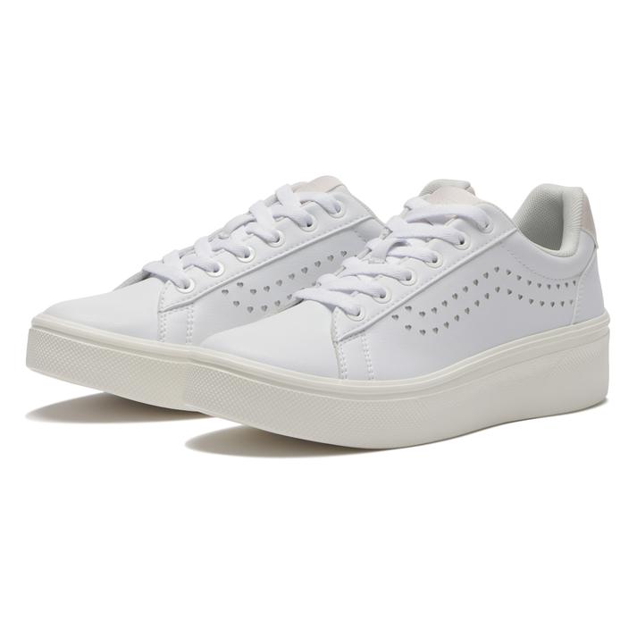 骨格ナチュラルの人に似合う靴は？ ボリューム感とカジュアルさがコーデを決める秘訣！