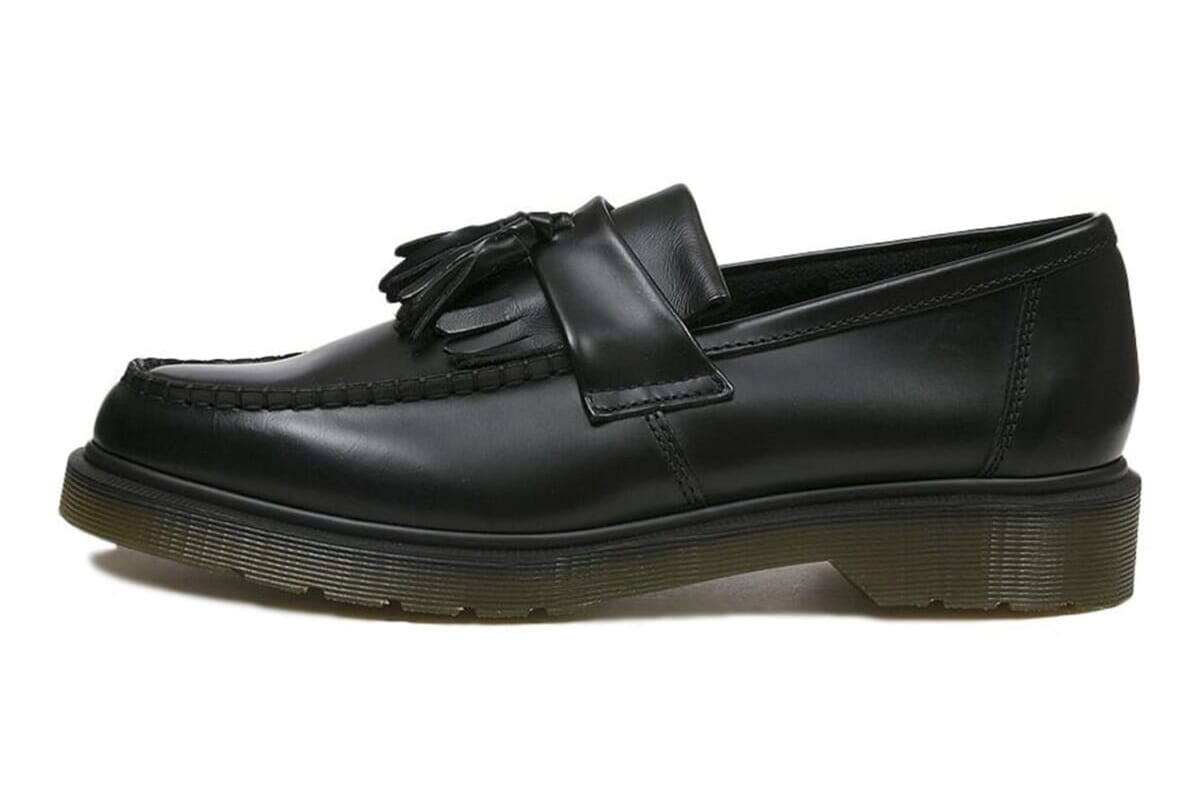 【2026年最新】メンズ「レザーシューズ」トレンド完全ガイド|大人の足元スタイルを解説 【2026年最新】メンズ「レザーシューズ」トレンド完全ガイド|大人の足元スタイルを解説