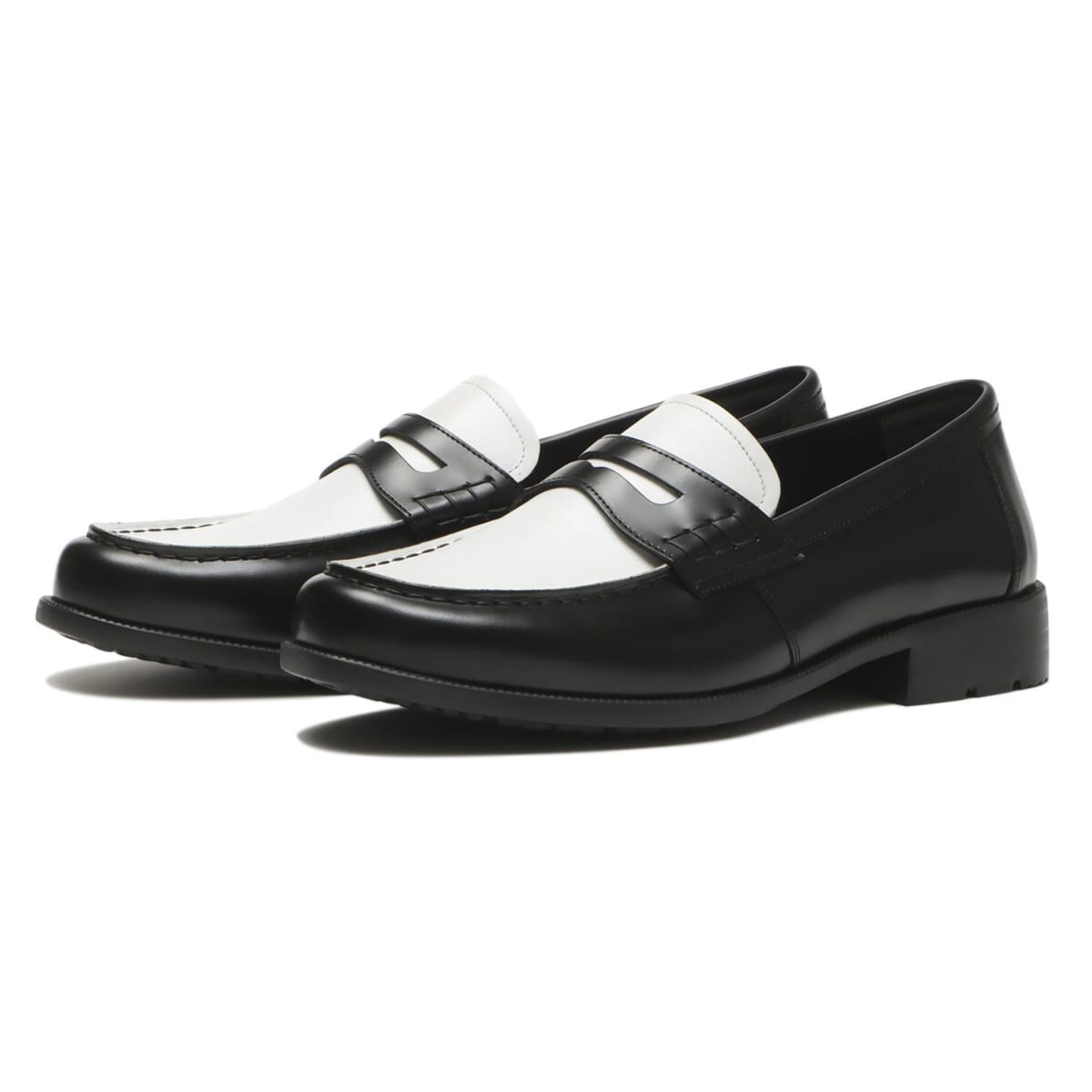 【2026年最新】メンズ「レザーシューズ」トレンド完全ガイド|大人の足元スタイルを解説 【2026年最新】メンズ「レザーシューズ」トレンド完全ガイド|大人の足元スタイルを解説