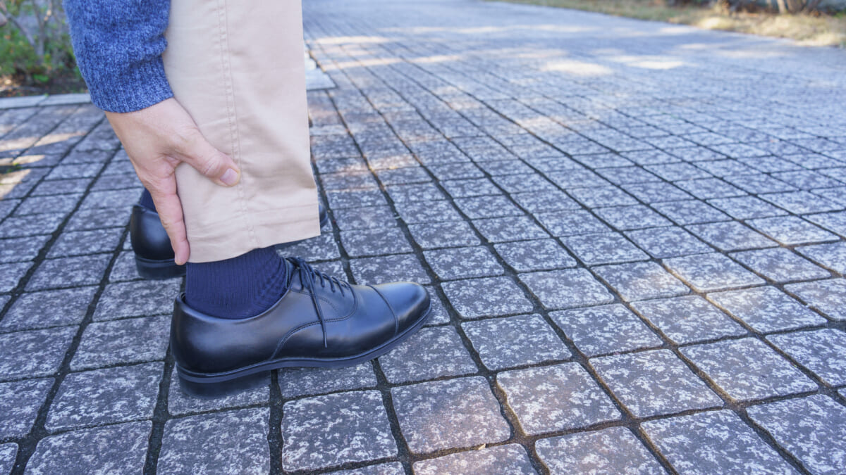 新品の革靴で足が痛い! 足になじませてトラブルを防ぐ6つのコツ 新品の革靴で足が痛い! 足になじませてトラブルを防ぐ6つのコツ