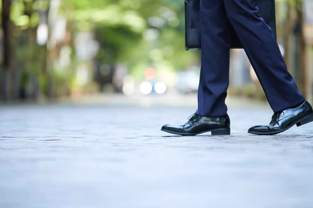 【2026年最新】メンズ「レザーシューズ」トレンド完全ガイド|大人の足元スタイルを解説 【2026年最新】メンズ「レザーシューズ」トレンド完全ガイド|大人の足元スタイルを解説