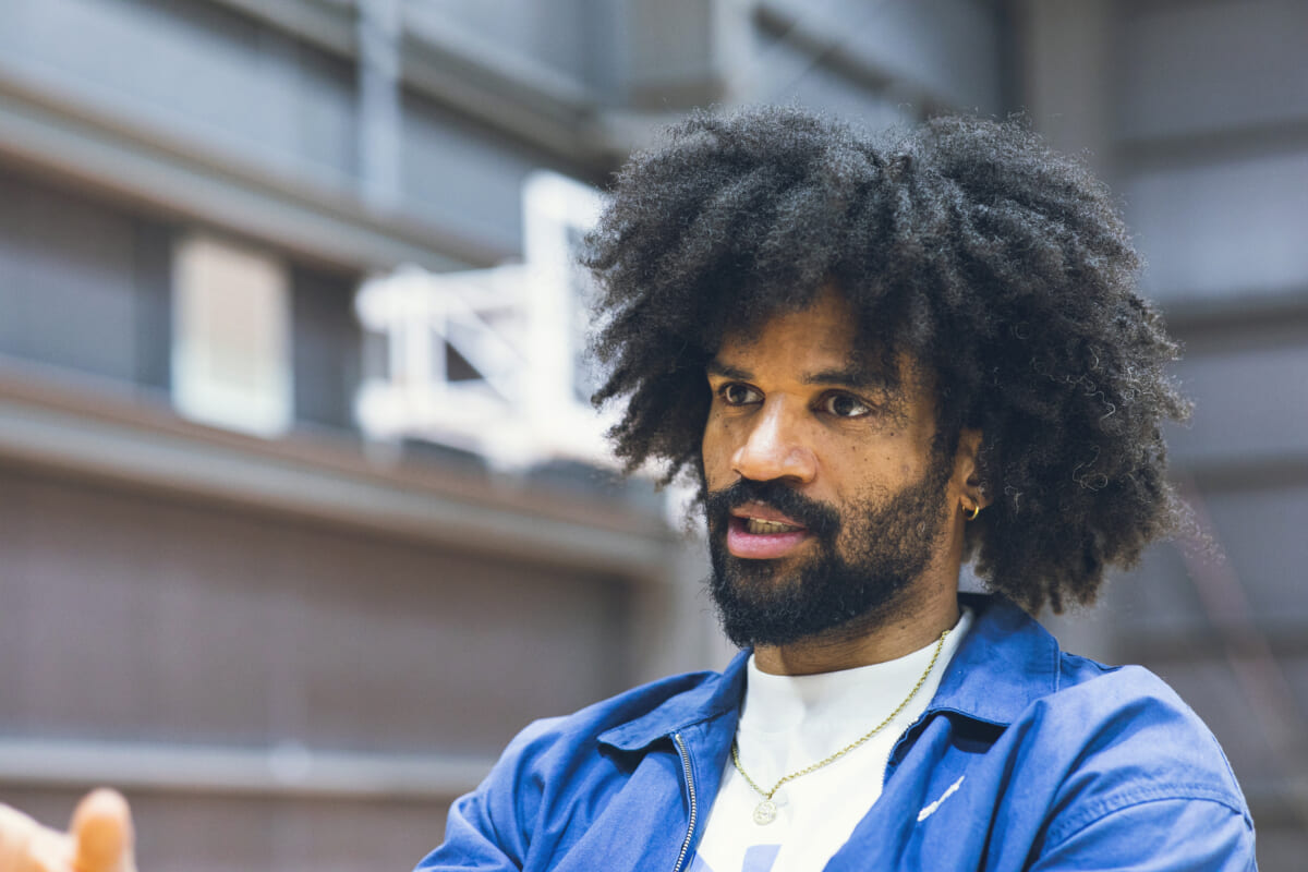 「気にしすぎなくていい。でも、自分は曲げるな」広島ドラゴンフライズ・ドウェイン・エバンスの宝物『僕をつくった、あの1足。』