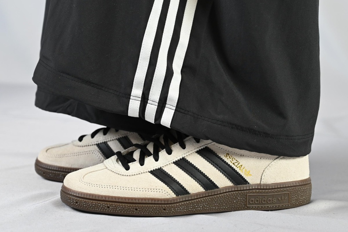 『アディダス（adidas）』の「サンバ」はなぜ人気？ 流行が続く理由と着こなしのポイント