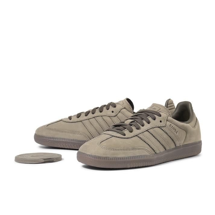 『アディダス（adidas）』の「サンバ」はなぜ人気？ 流行が続く理由と着こなしのポイント