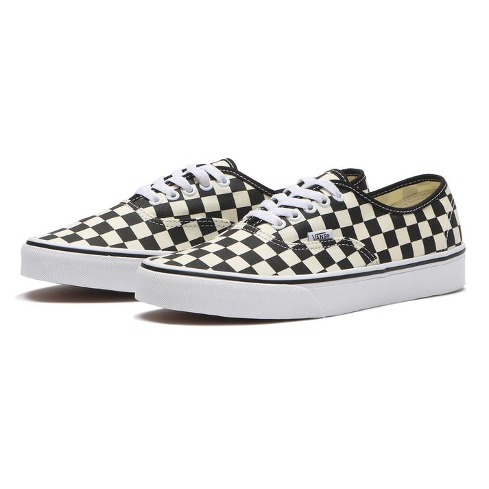 ヴァンズ（VANS）・スリッポンのお手本コーデ。大人っぽく履きこなす3つのコツ