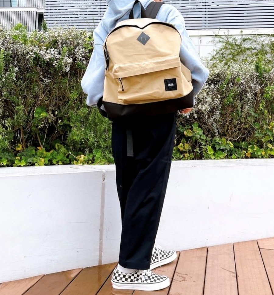 ヴァンズ(VANS)の定番「オーセンティック」のコーデのコツ。シンプルだからこそ試される取り入れ方 ヴァンズ(VANS)の定番「オーセンティック」のコーデのコツ。シンプルだからこそ試される取り入れ方