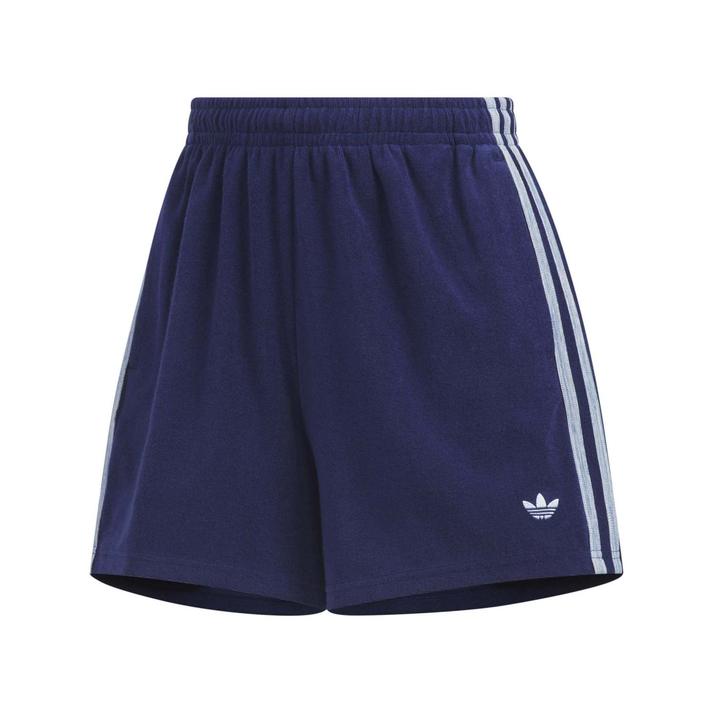 『アディダス（adidas）』 トーキョーのサイズ感や魅力とは？ 抜け感を生むオシャレな履きこなし方