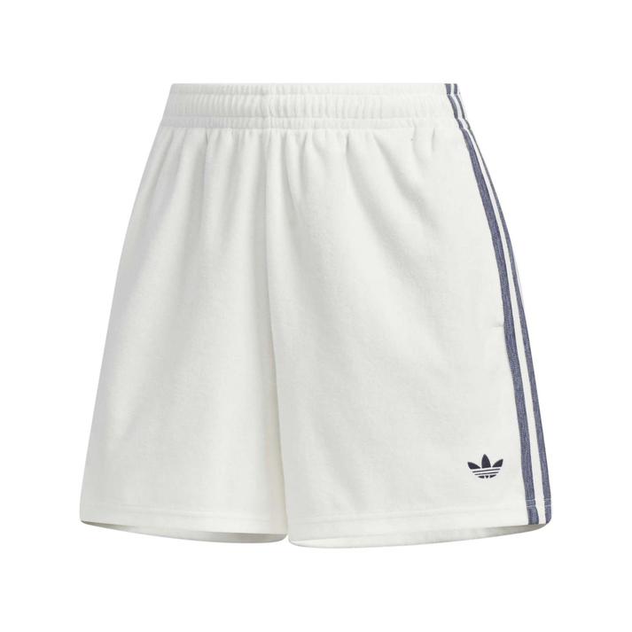 『アディダス（adidas）』 トーキョーのサイズ感や魅力とは？ 抜け感を生むオシャレな履きこなし方