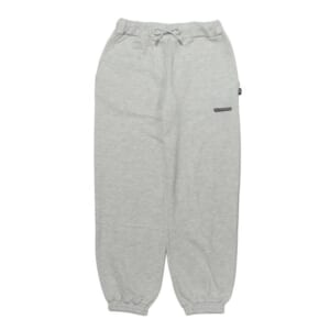 【レディース】スエットパンツを使ったコーデのコツ｜部屋着見えを防ぐ着こなし方