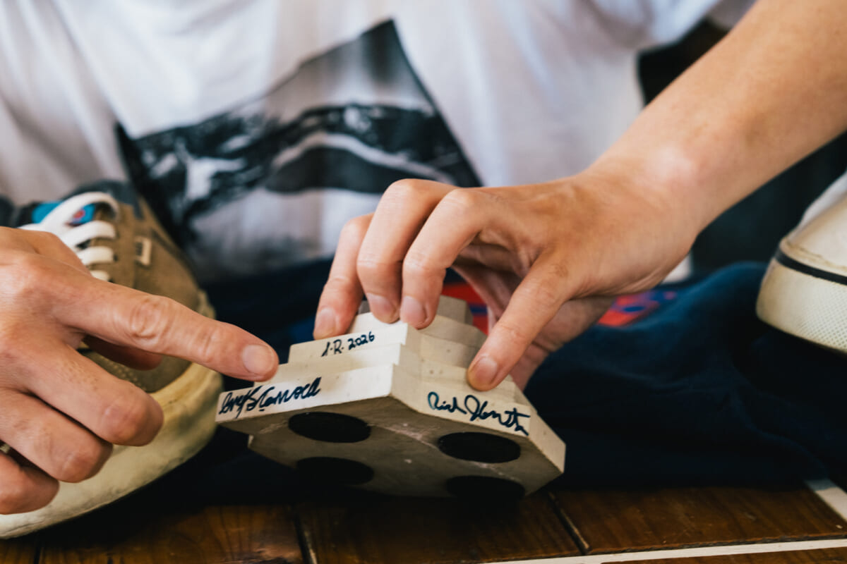 「VANSのソールは吸盤だと思っていた」。90年代のスケートシーンを、手のひらに残す土屋敬志さん【MY AUTHENTIC】