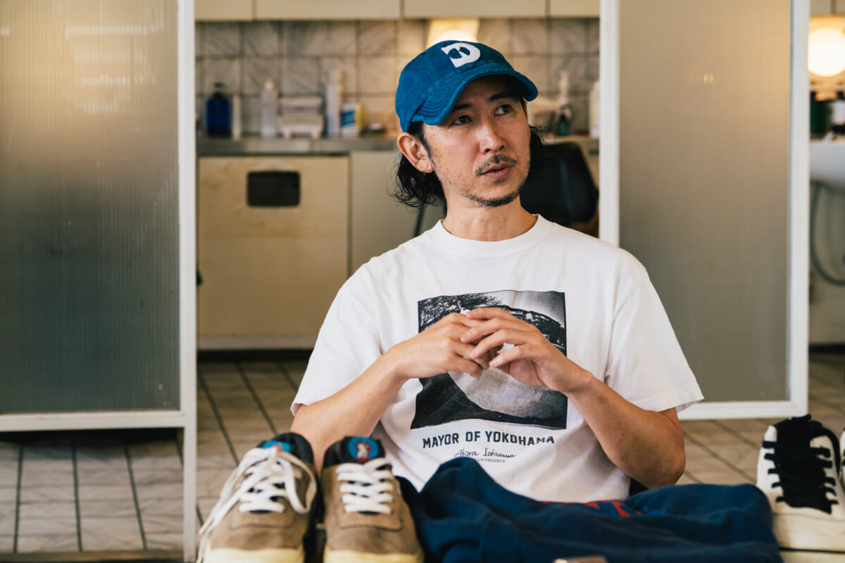 「VANSのソールは吸盤だと思っていた」。90年代のスケートシーンを、手のひらに残す土屋敬志さん【MY AUTHENTIC】