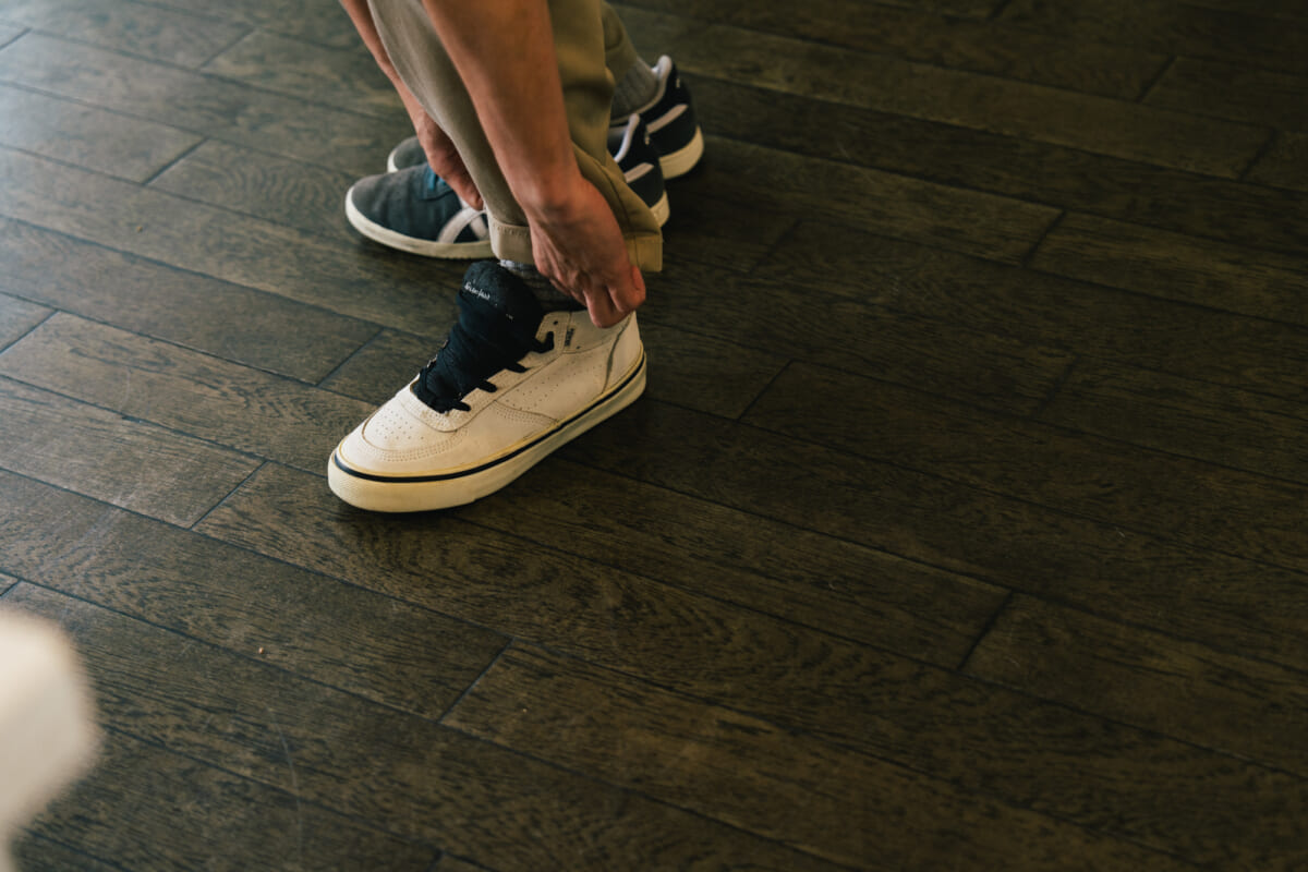「VANSのソールは吸盤だと思っていた」。90年代のスケートシーンを、手のひらに残す土屋敬志さん【MY AUTHENTIC】