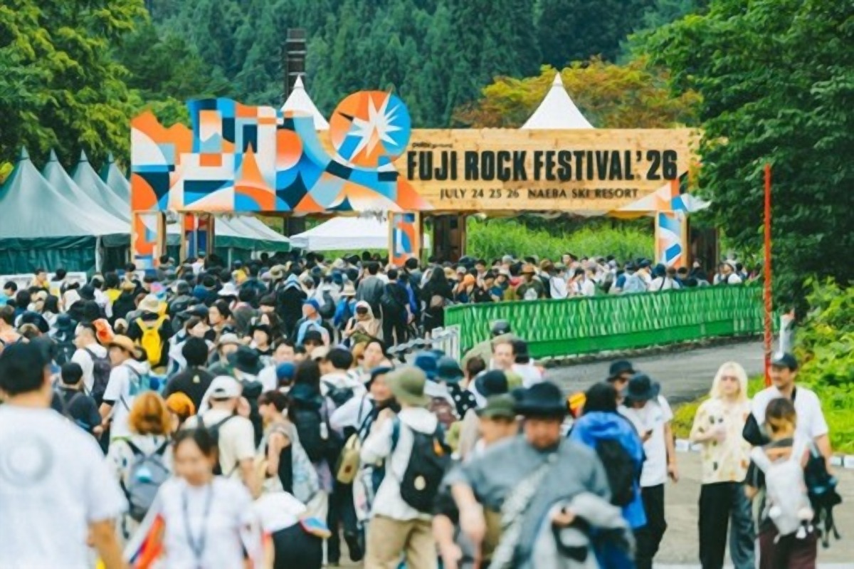 【フジロック2026足元スナップ】フェスファッションは足元から。23組の愛用シューズ&全身スタイル 【フジロック2026足元スナップ】フェスファッションは足元から。23組の愛用シューズ&全身スタイル