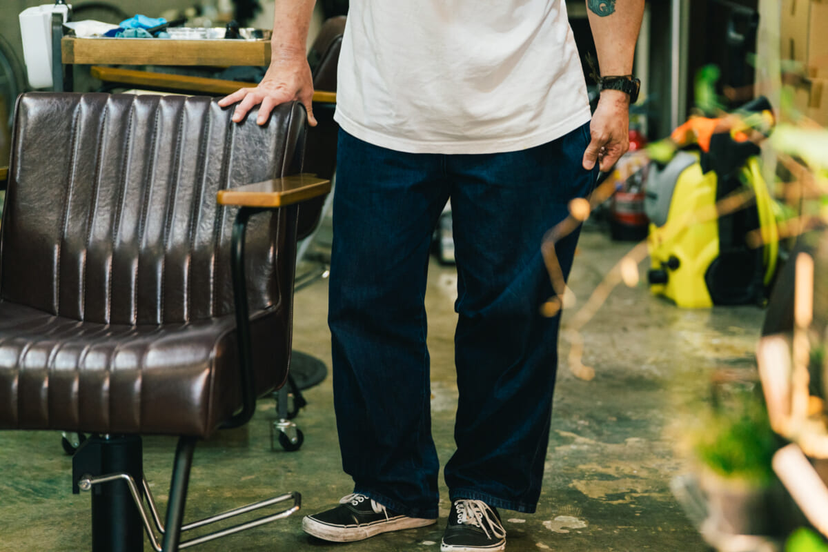 看板も料金表もない美容室で、毎日履く黒の一足。美容師・小澤悠作さんのVANS オーセンティック【MY AUTHENTIC】 看板も料金表もない美容室で、毎日履く黒の一足。美容師・小澤悠作さんのVANS オーセンティック【MY AUTHENTIC】