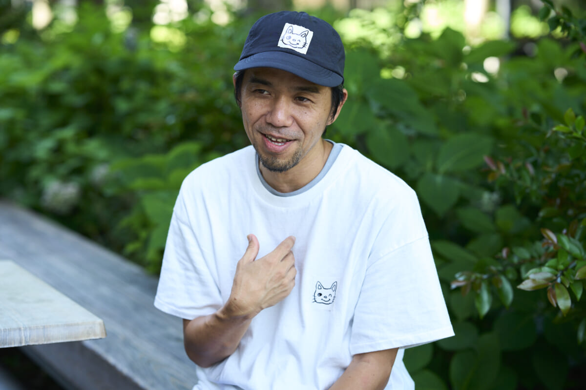 段ボールも、VANSも、触れてわかるものがある。アーティスト・儀間朝龍さんのVANS オーセンティック【MY AUTHENTIC】