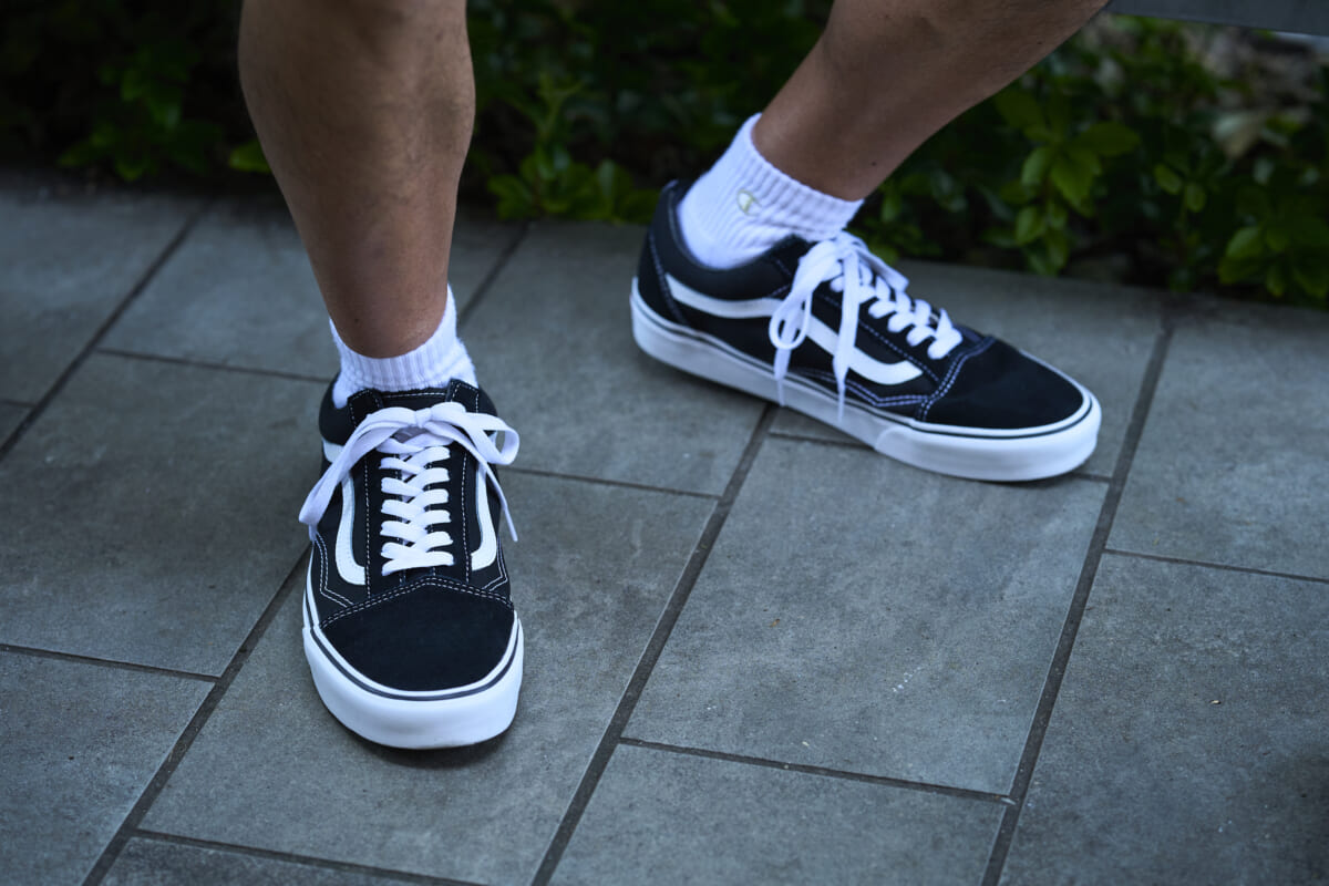 段ボールも、VANSも、触れてわかるものがある。アーティスト・儀間朝龍さんのVANS オーセンティック【MY AUTHENTIC】