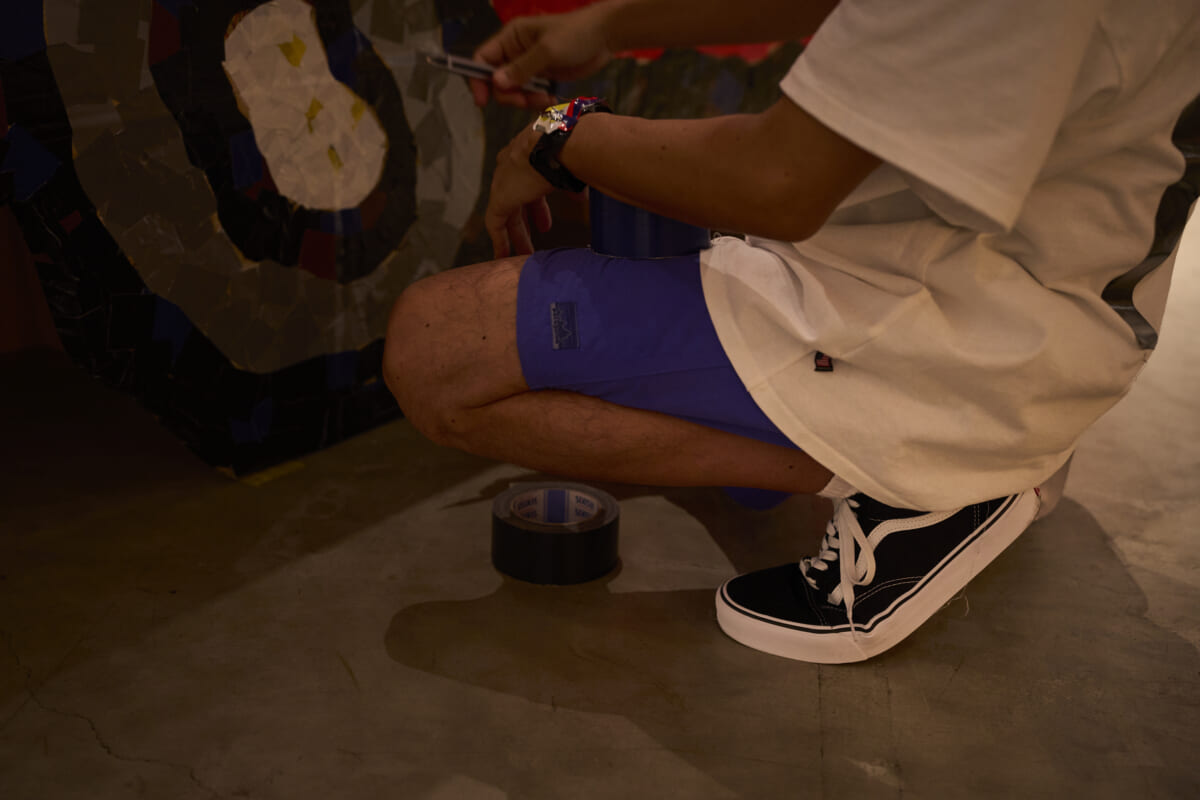 段ボールも、VANSも、触れてわかるものがある。アーティスト・儀間朝龍さんのVANS オーセンティック【MY AUTHENTIC】