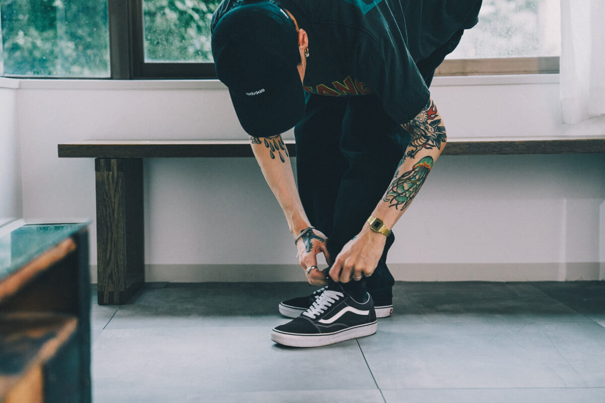 「綺麗じゃないのが、むしろ本物」。ラッパー・Jinmenusagiが履く、武装しないVANS【MY AUTHENTIC】