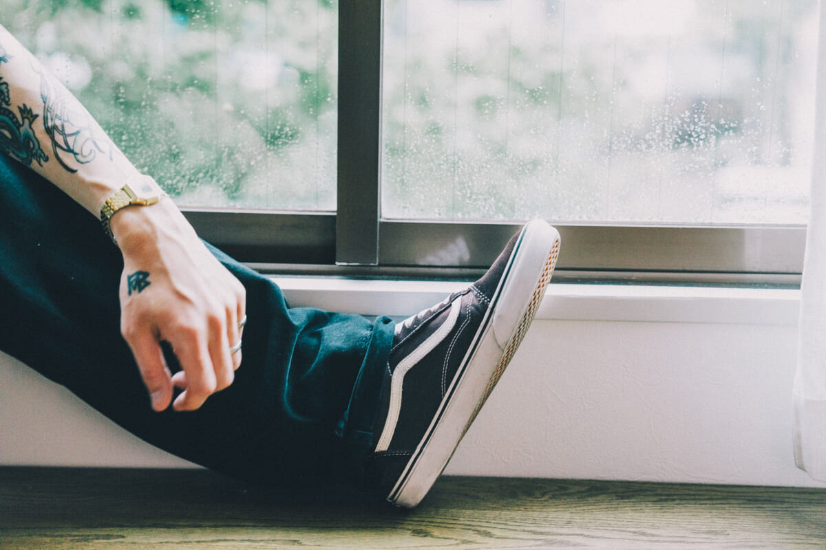 「綺麗じゃないのが、むしろ本物」。ラッパー・Jinmenusagiが履く、武装しないVANS【MY AUTHENTIC】